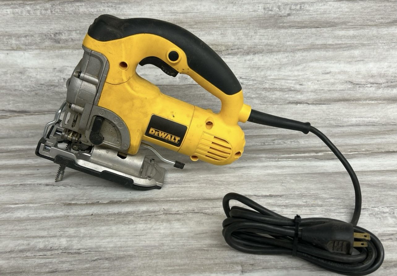 Dewalt Corded Jigsaw (PO1018702) -Very Good condition