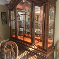 Thomasville Dining Room China Cabinet