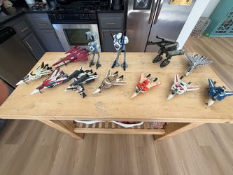 Robotech and Macross Model Toy Lot