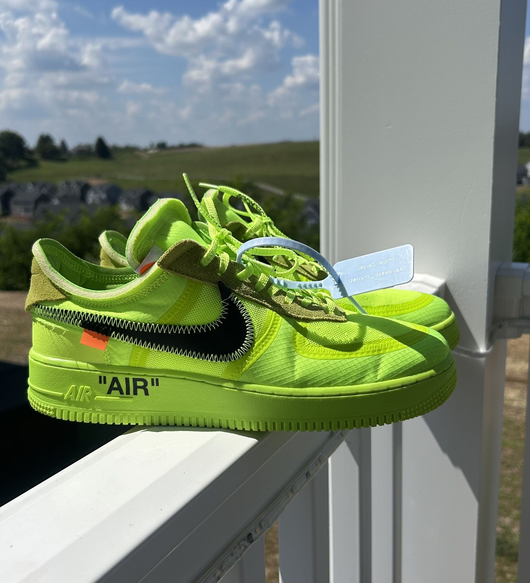 OFF-White Af1 Volt  Size 9.5