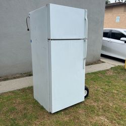 Fridge works perfect  67 x 28 delivery available locally