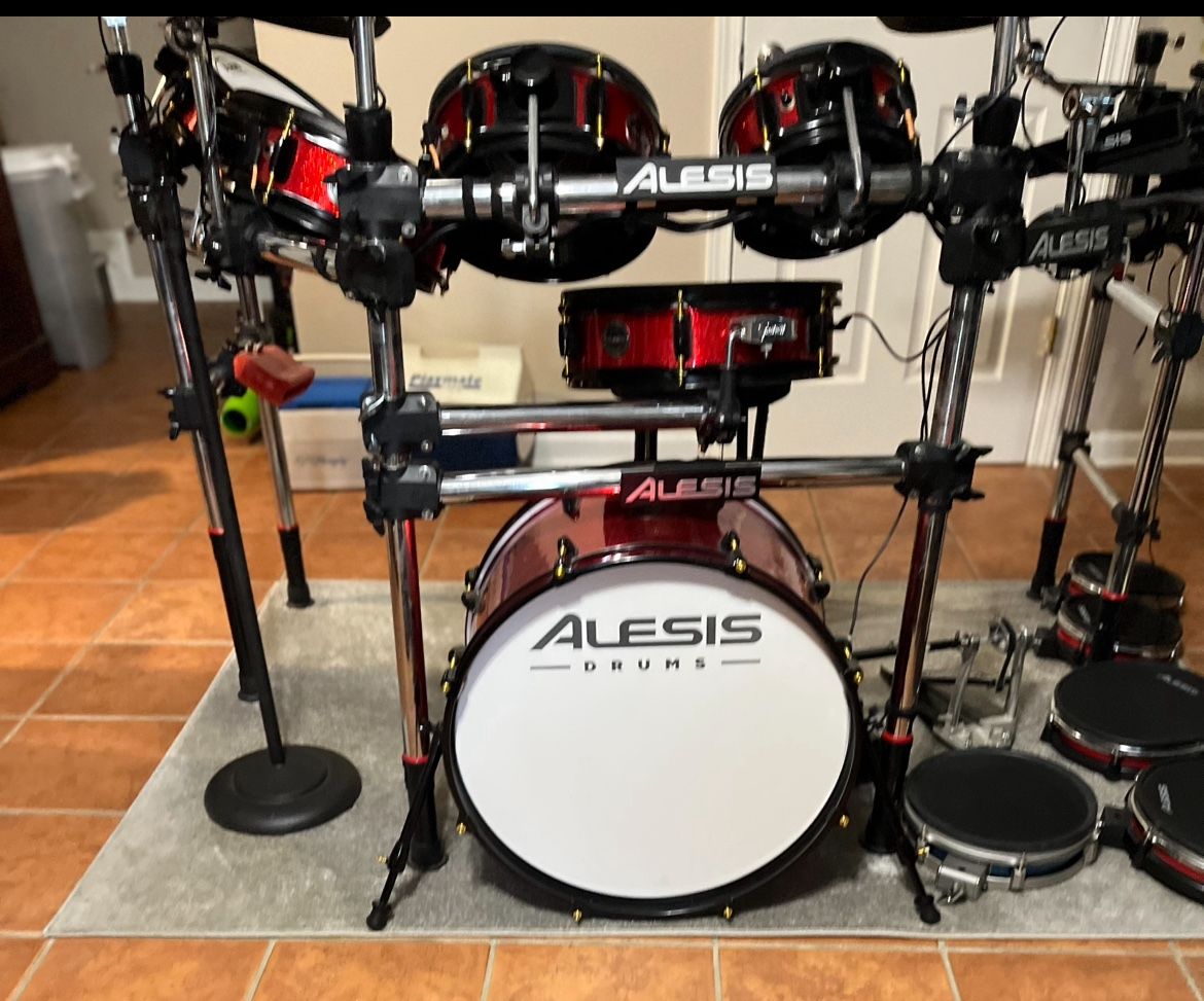 Alesis Strike Pro SE Electronic Drum Set. “ Make An Offer”