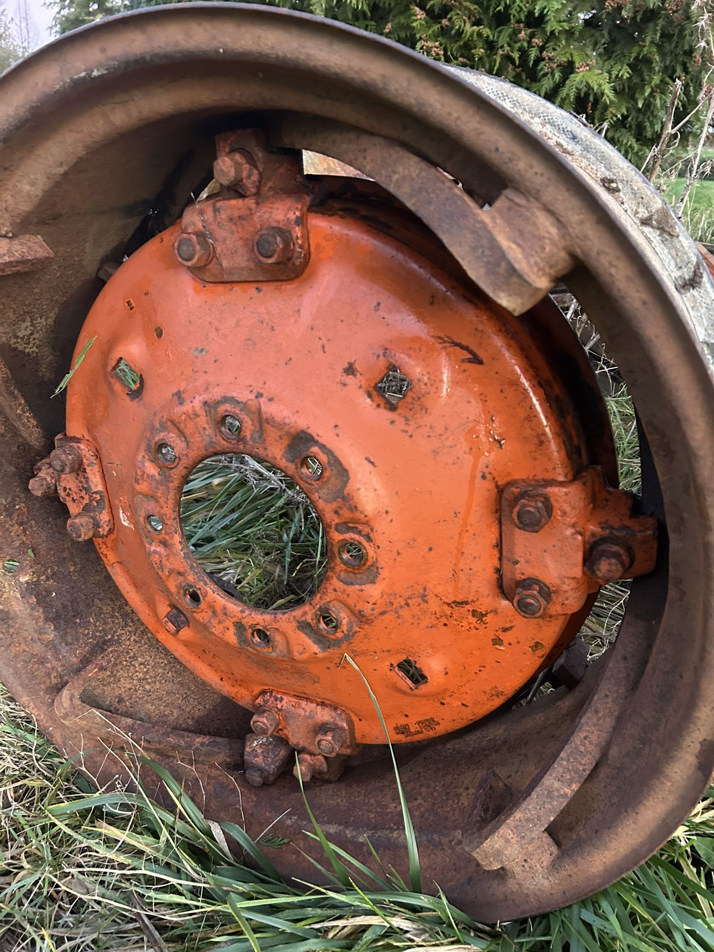 Allis Chalmers WD & WD45 factory spinout wheel center hub and clamps