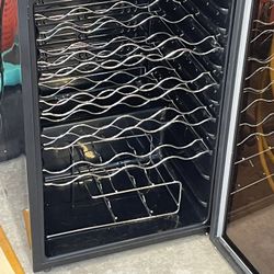 Magic Chef Wine Refrigerator 