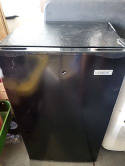 Mini fridge