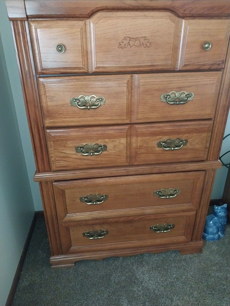 6pc Queen Oak Bedroom Set