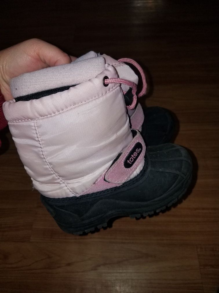 Snow boots for girl size 11