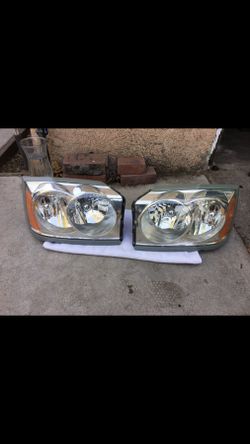 05-07 OEM Dodge Dakota headlights