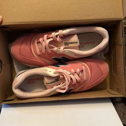 Women’s New Balance Classics 