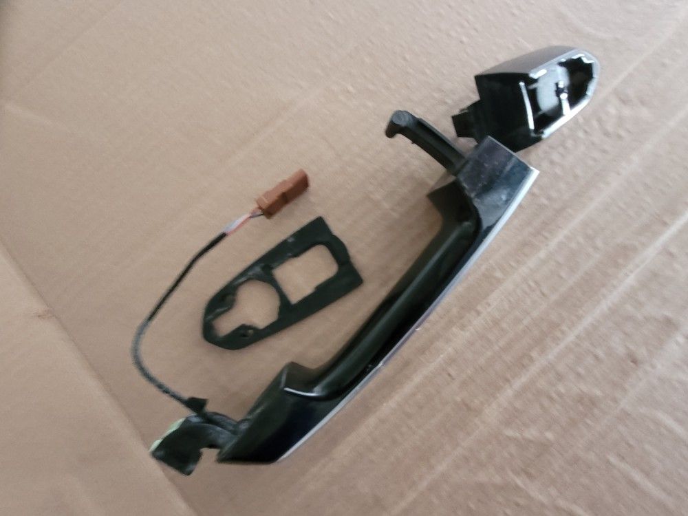 Cadillac XT5. Door Handle And Components