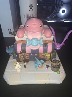 Haunted Pokemon Village: Lickitung Tasty Treats Figure