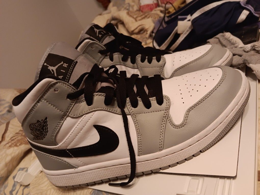 Nike Air Jordan Size 8.5 for Sale in Pascagoula, MS OfferUp