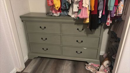 Kids dresser (2)