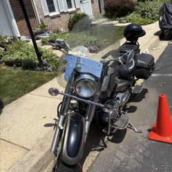 2005 Yamaha V Star 1100 – Low Miles, Loaded,  OBO 🏍️