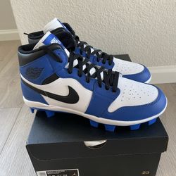New Men’s Size 10 Cleats 
