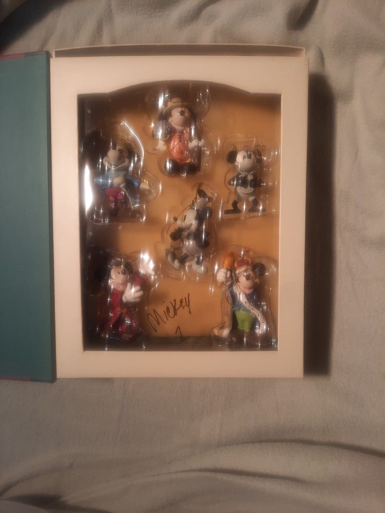 Disney Mickey Through The Years Christmas Storybook Ornament Collection Retired 