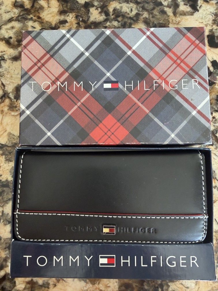 Tommy Hilfiger Tri-Fold Wallet