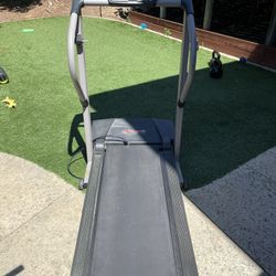 Free Working Treadmill