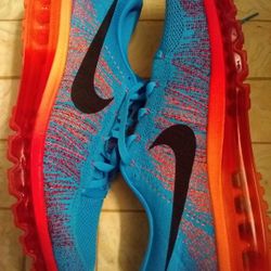 2 pair Nike Flyknit Max