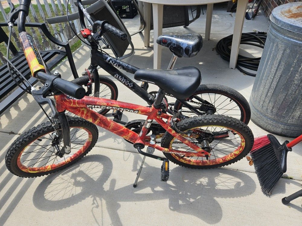 2  Kids Bikes Good Condition 