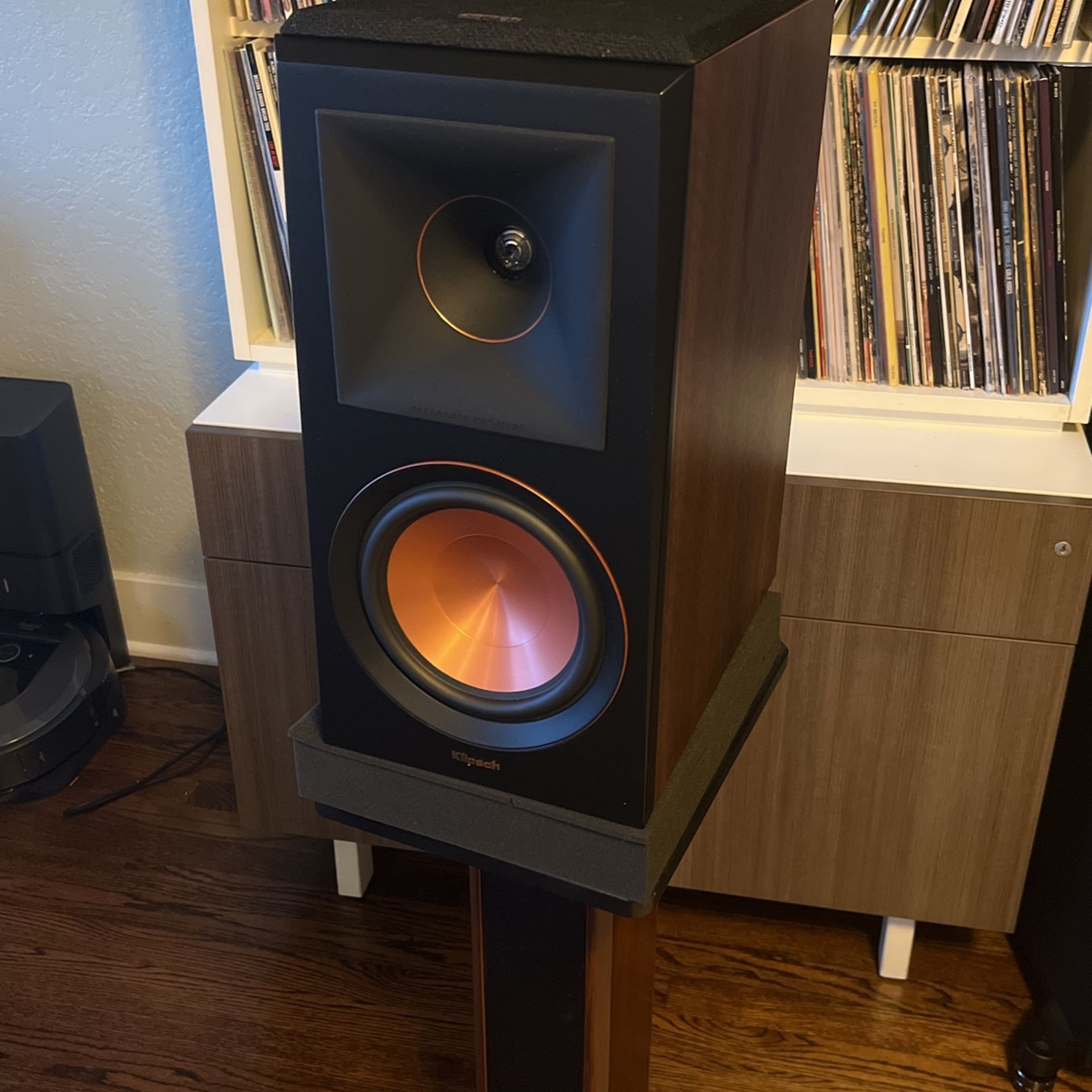 Klipsch RP600M With Filled, Rockville Speaker Stands for Sale in Gig