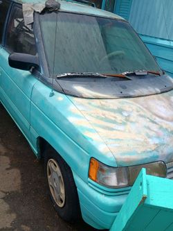 Mazda mpv 1994 clean title $999