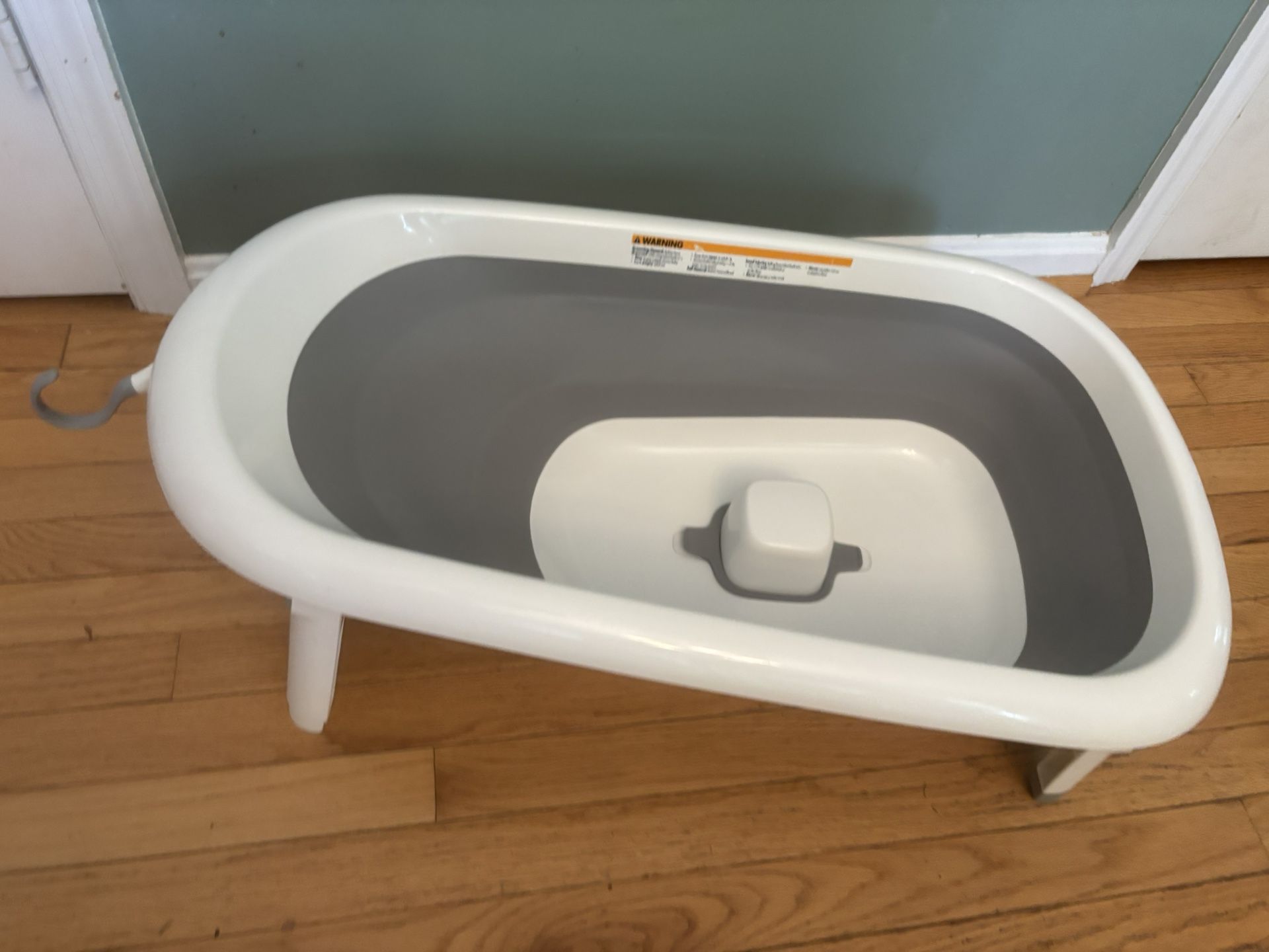 OXO Tot Splash & Store Bath Tub