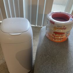 Diaper Genie + Three Pack Refills = 810 Total 