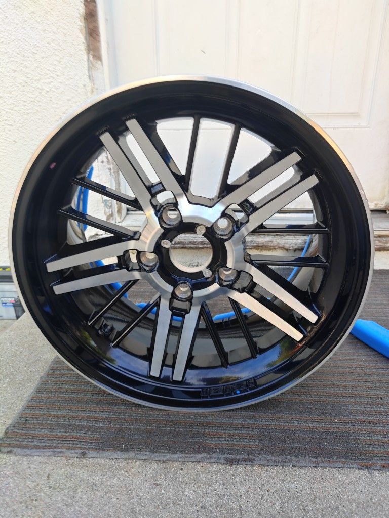 2024 Triumph Rocket R Gt Rear Wheel Rim