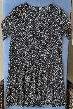 H&M Divided Floral Black Dress for Sale in Boca Raton, FL - OfferUp