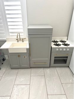 Pottery Barn Kids Chelsea Play Kitchen – 3-Piece Set