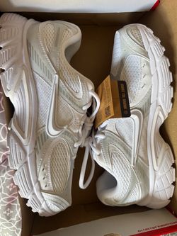 Nike V5 RNR Women's Sneakers Size 10