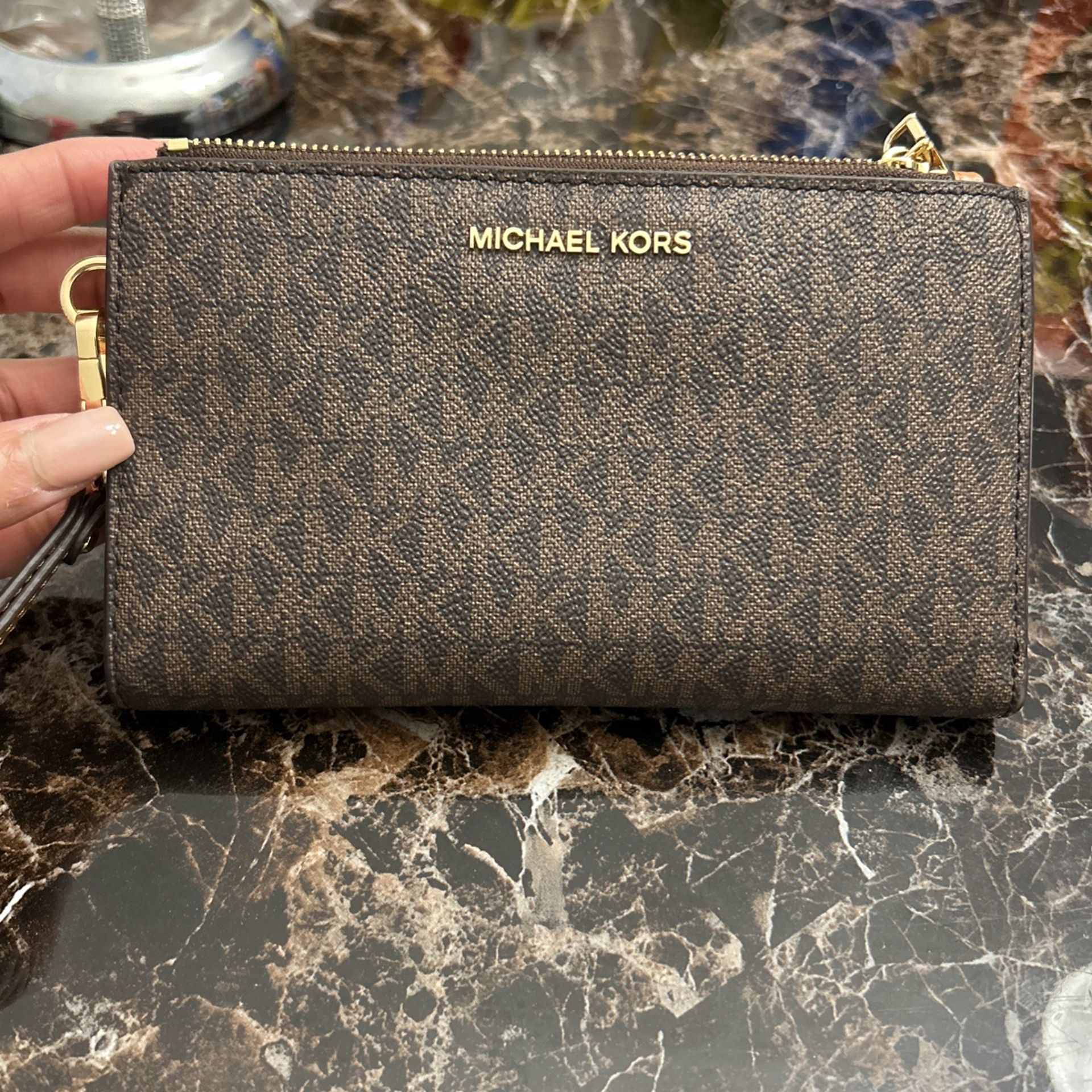 Michael Kors Jet Set Travel Signature Wristlet