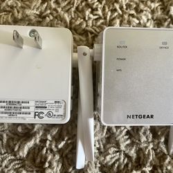 2 NETGEAR WIFI Extenders 