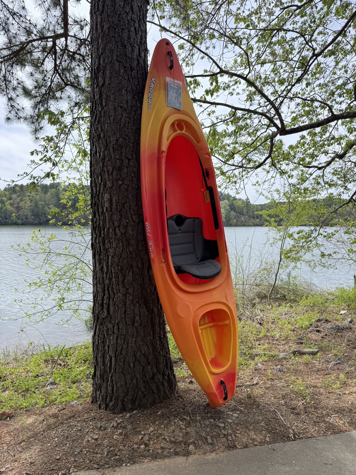 Old Town Vapor 10 Sit In Kayak