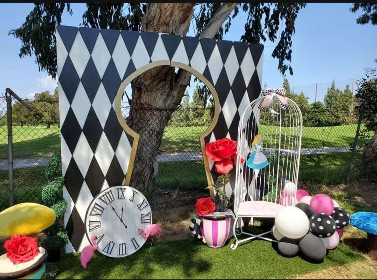Alice In wonderland Backdrop Wall 