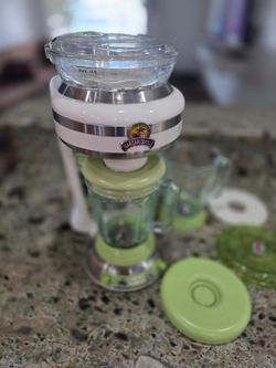 Margaritaville Premium Frozen Concoction Maker – Key West Model (DM1050), with Additional Pitcher Accessory