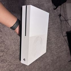 Xbox One S 2016
