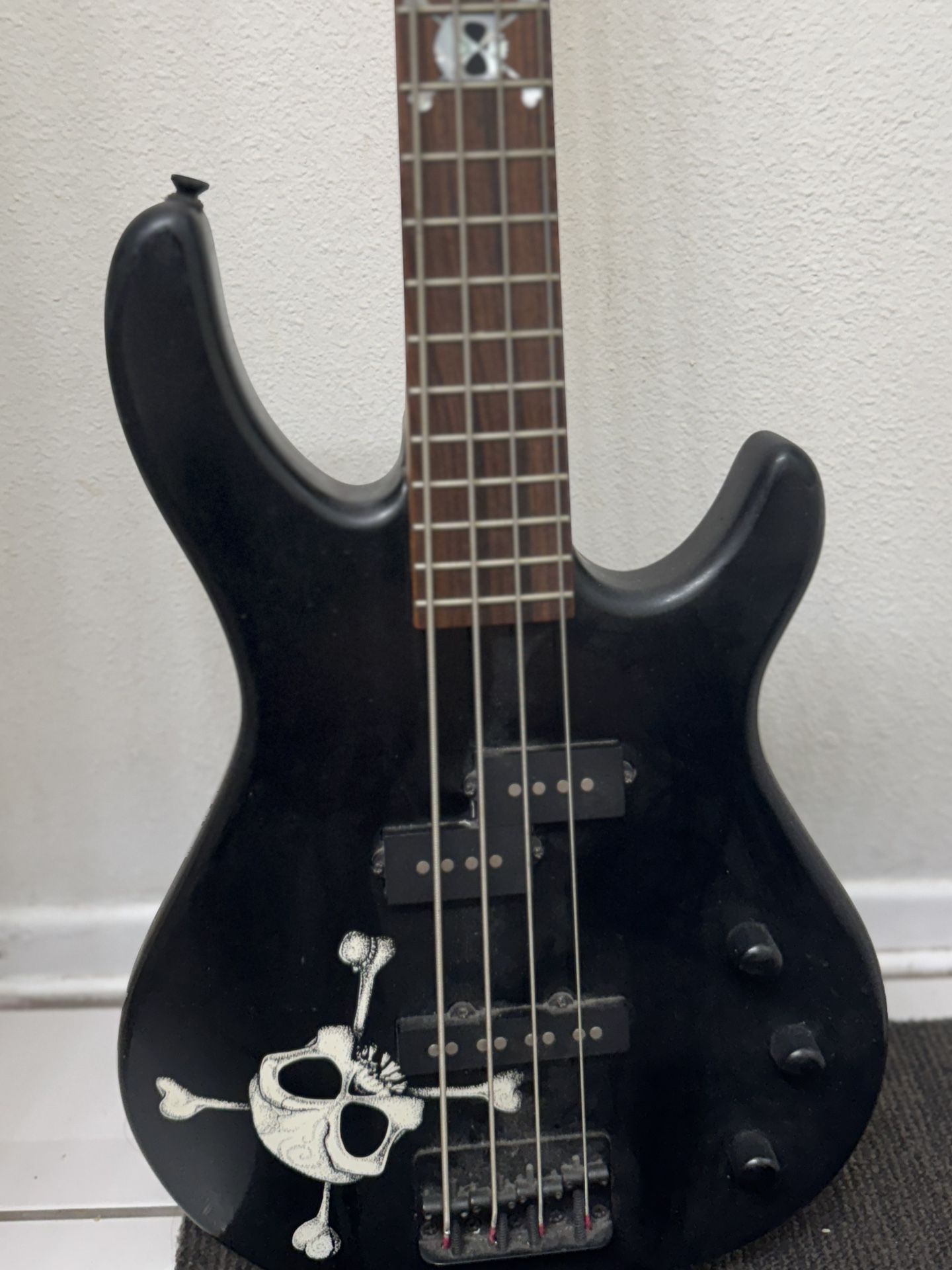 Squier By Fender Electric Bass Guitar Skull & Crossbones