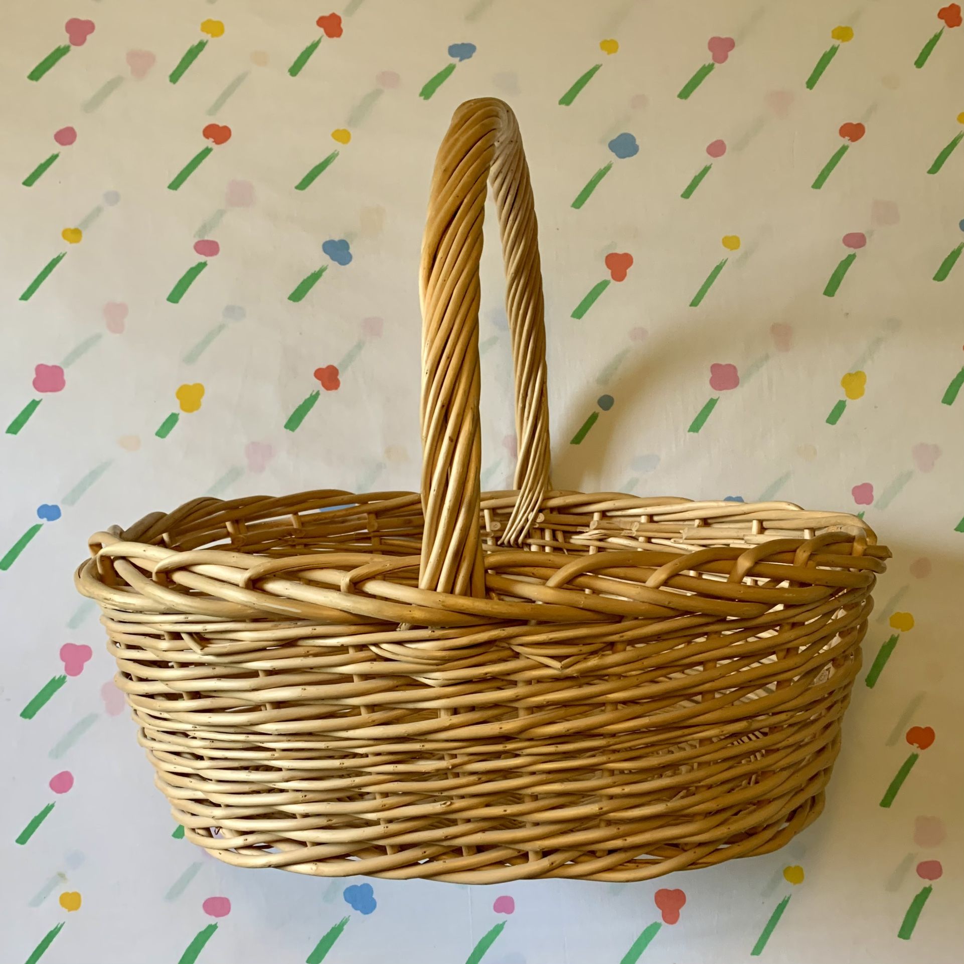 BLONDE BASKET
