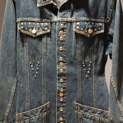 WEEKEND PRICE DROP! $12.00!  VINTAGE JEANS JACKET WITH STUDS & JEWELS, Sz M.