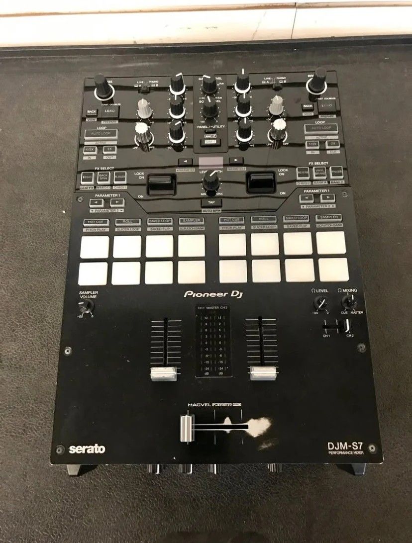 Pioneer DJM-S7 DJ Mixer
