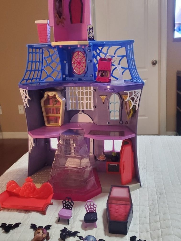 Vampirina Toy House