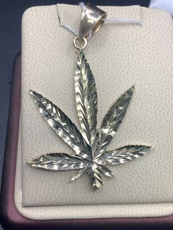 14KT Gold Leaf Pendant