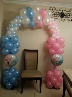Reveal Balloon arch