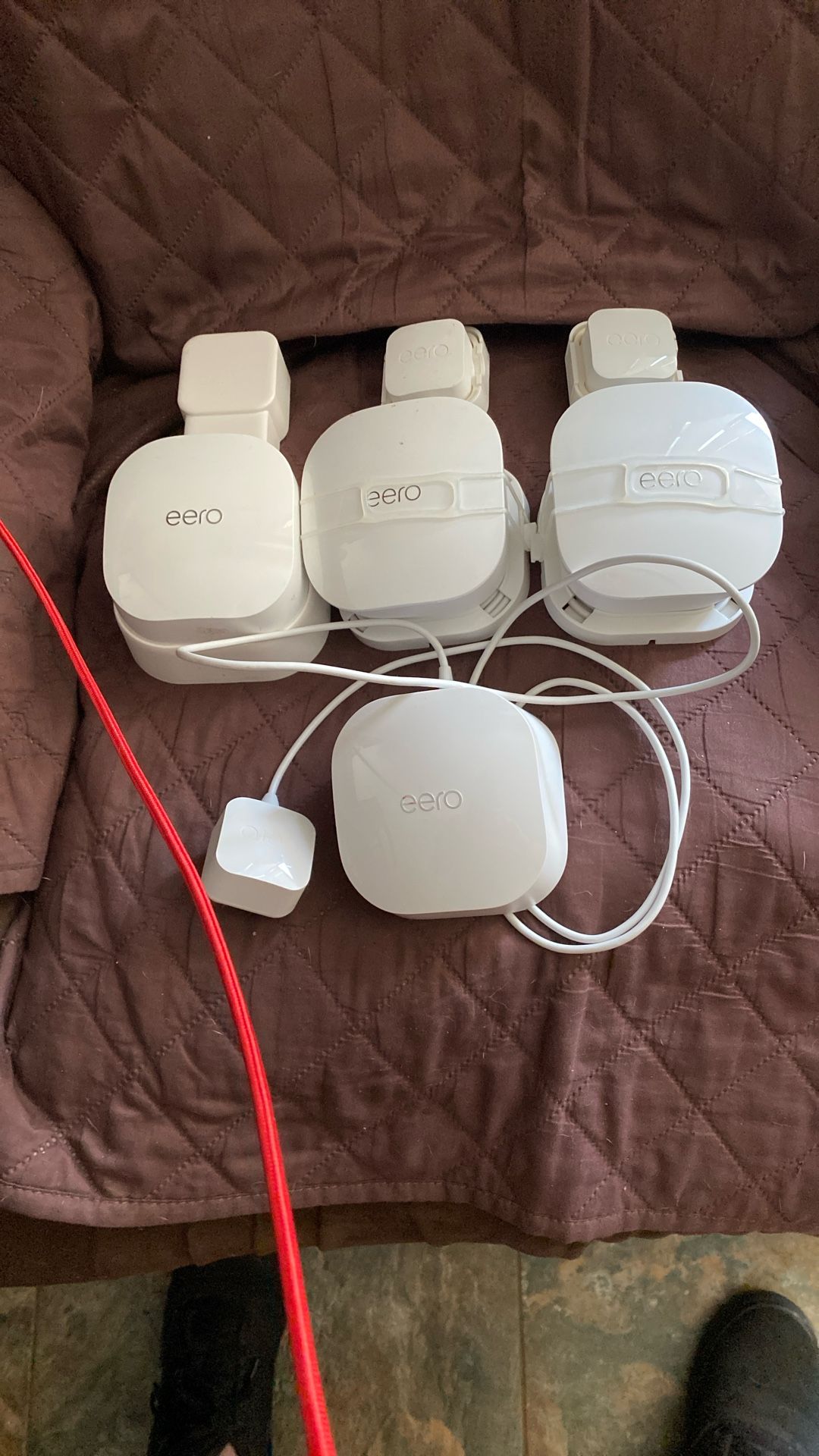 Wi-fi Eero Router And 3 Extenders