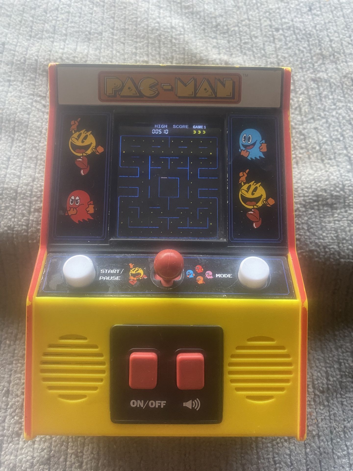 PAC-MAN Hand Held Mini Arcade Game 2019 Bandai Namco Entertainment Working