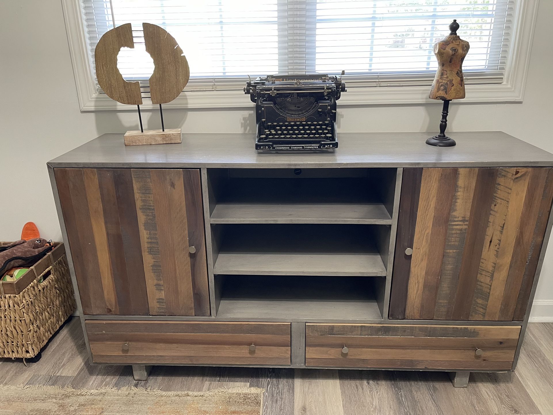 Furniture Style Farmhouse.