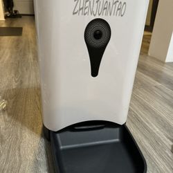 Pet Feeder with Camera + WiFi Connectivity OBO