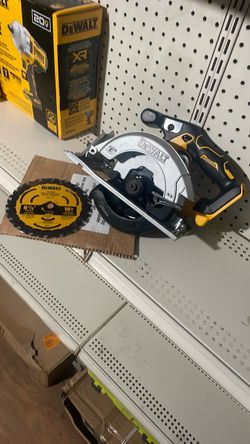 DeWalt 20V XR Brushless Circular Saw